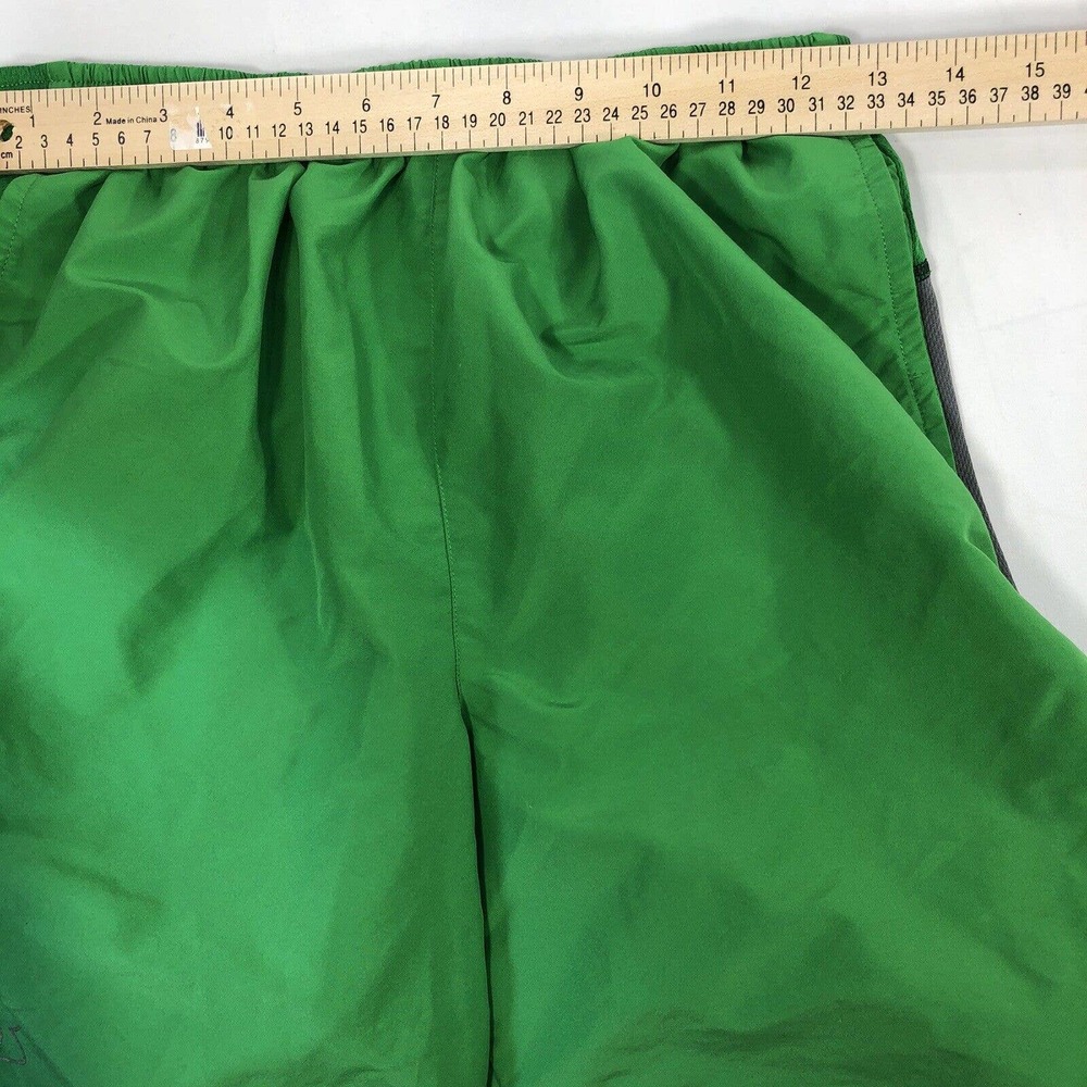 Under Armour Heat Gear Green Short Line Size Medium Running Jogging Athletic - Picture 11 of 12